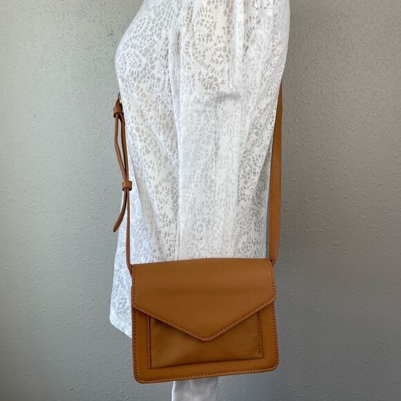 Forever 21 Crossbody Purse EUC - Picture 1 of 5